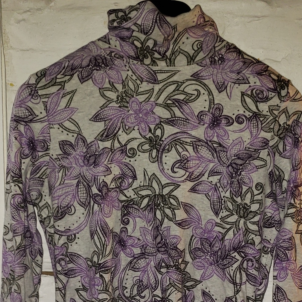 Turtleneck shirt with purple and black flowers